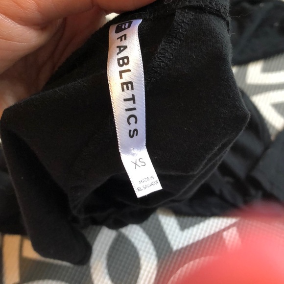 Tie knot top - Picture 4 of 4